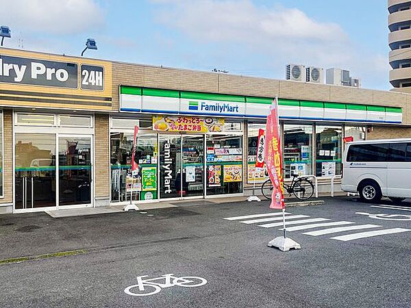 ファミリーマート　木場店 470m