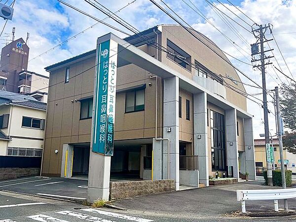 はっとり耳鼻咽喉科 430m