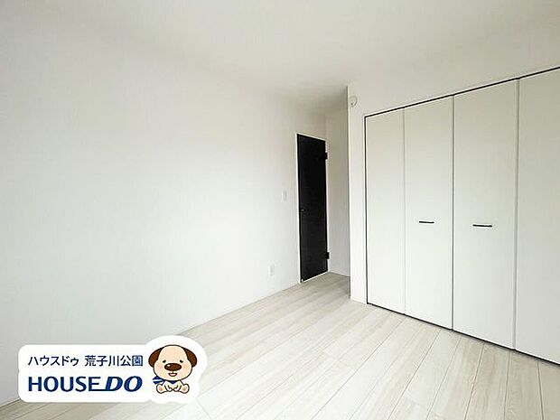 2階南西側5.25帖洋室。