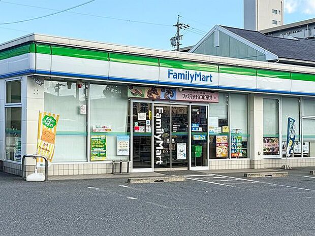 ファミリーマート 港知多店 980m