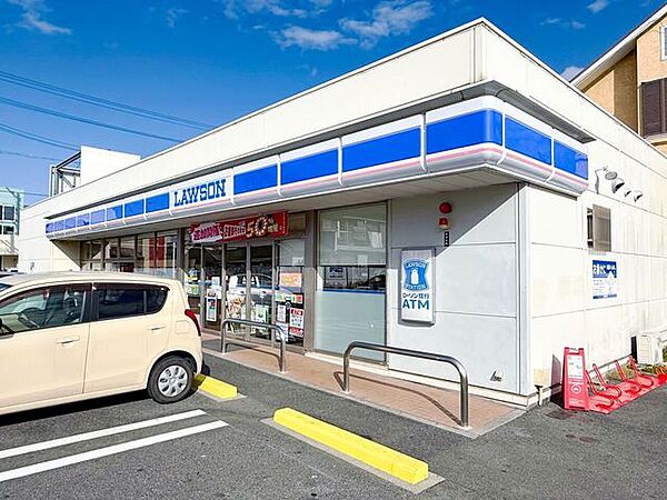 ローソン　中川東中島店 330m