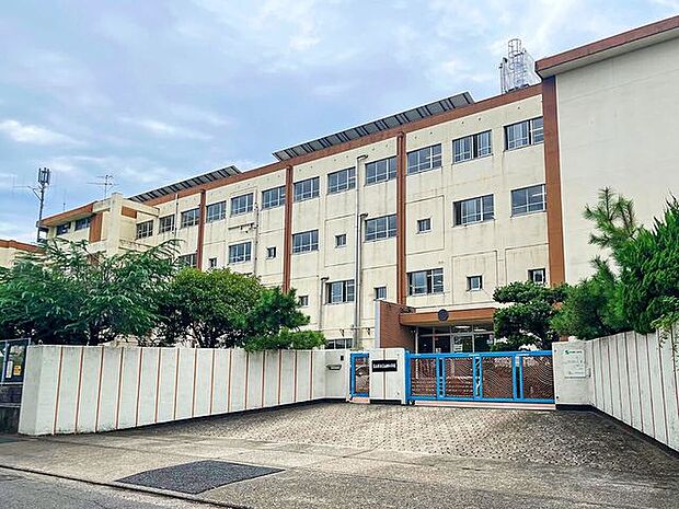 福田小学校 610m