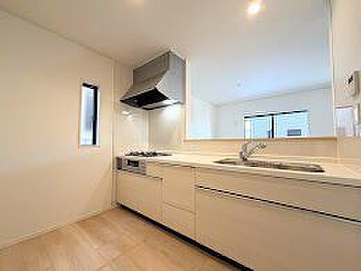 キッチンに窓があるので換気効果が期待できます。