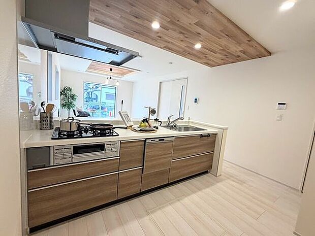 毎日の家事が楽しくなりそうなキッチン。