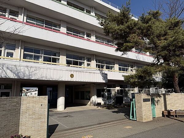 藤沢北小学校 450m