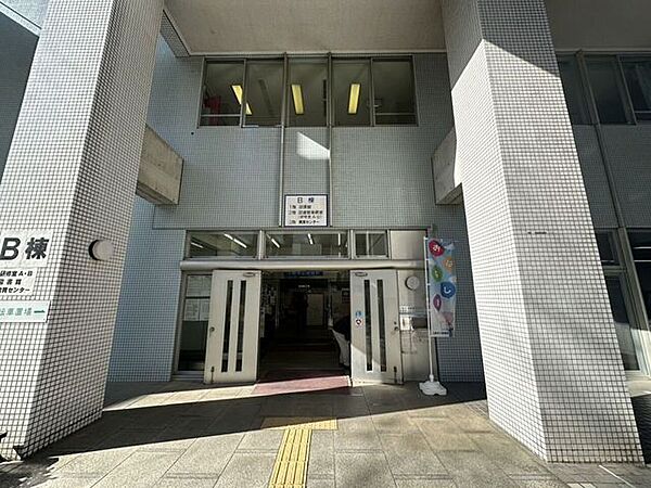 入間市立図書館 1990m
