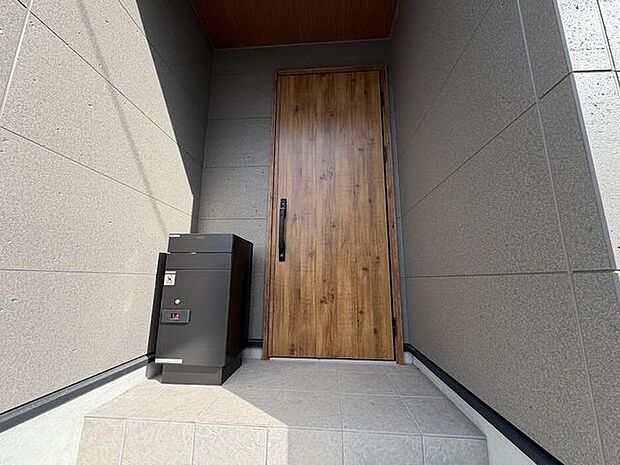 宅配ボックスがあるのも忙しい家族には嬉しい。