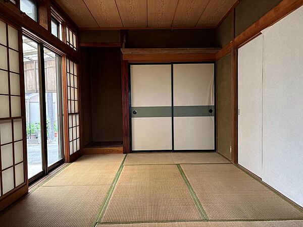 床の間と神棚付