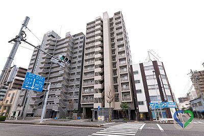 外観:《建物外観》平成22年築・名鉄不動産旧分譲マンション。2026年8月新規リフォーム完成予定。南・西・北の三方角住戸、8階につき陽当り・眺望ともに良好です。 外観:《建物外観》平成22年築・名鉄不動産旧分譲マンション。2026年8月新規リフォーム完成予定。南・西・北の三方角住戸、8階につき陽当り・眺望ともに良好です。