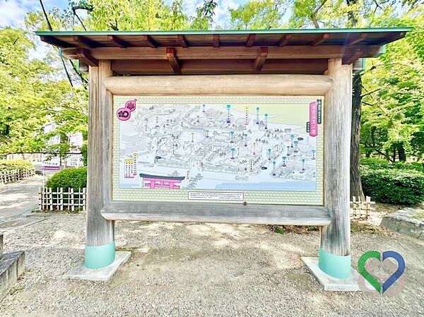 《中村公園》約４００ｍ【徒歩５分】豊臣秀吉ゆかりの歴史と緑豊かな自然が彩る中村公園。四季を楽しめる公園が身近にあり、子育て層にも人気の街です。地下鉄東山線で名古屋駅までダイレクトにアクセスできます。