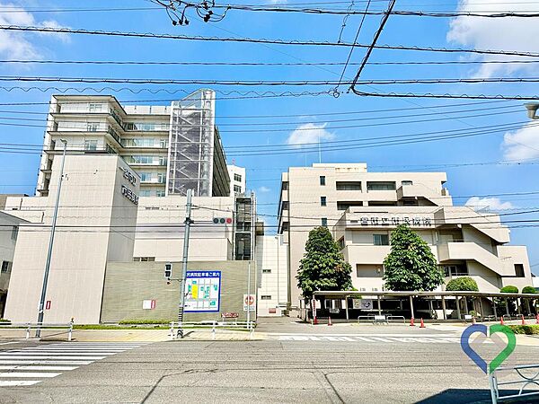 《一宮市民病院》約４８０ｍ【徒歩６分】総合病院が近く、家族の健やかな暮らしを支える充実した環境。夜間や緊急時の安心感はもちろん、将来にわたって長く安心して暮らせる、利便性の高い街並みが魅力です。