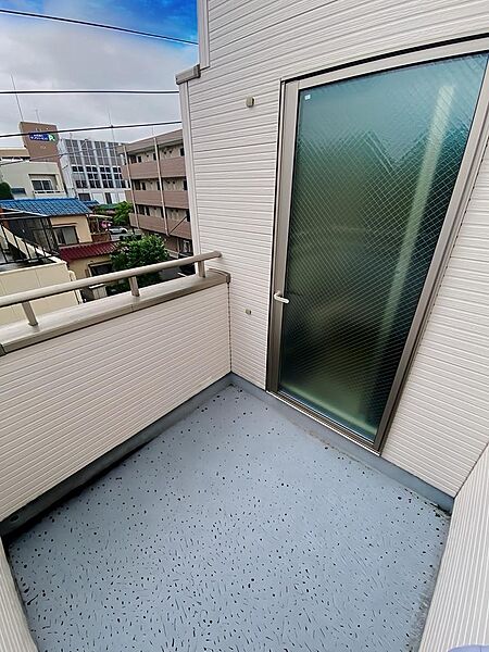 3階北西側バルコニー夕暮れの空を眺めながら、くつろぎのひとときを。