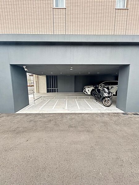 大切な自転車を雨・風から守れる屋根付きバイク置き場♪