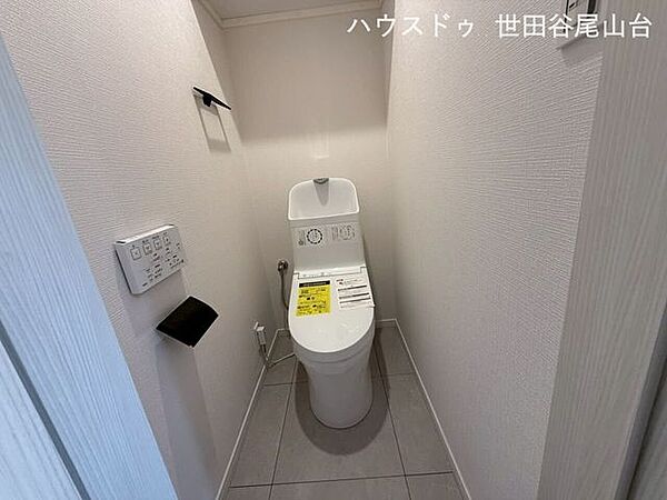 1階・2階の2ヶ所にトイレを設置。朝の忙しい時間帯にも便利です。