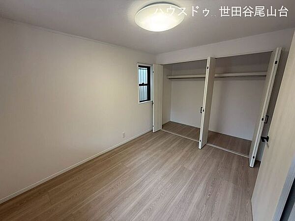 大型クローゼット付き。子ども部屋や趣味部屋としても使いやすい居室です。