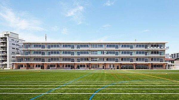渋谷本町学園小学校 390m