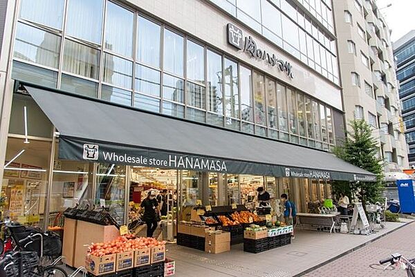 肉のハナマサ芝浦店 720m