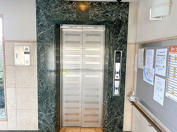 【エレベーター】重い荷物も安心して運べます。