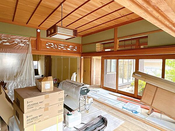 【リフォーム中9/12撮影】和室はクリーニング、ふすまと障子は張替え予定です。
