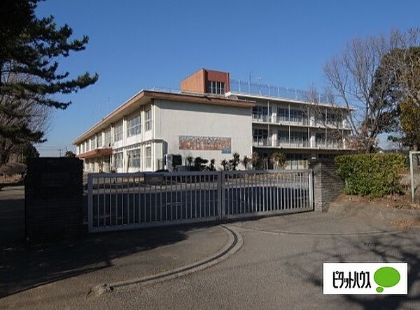小学校「八千代市立勝田台南小学校まで560m」