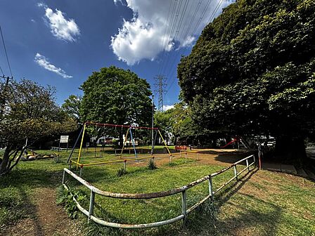 さつき公園まで308m 徒歩約4分