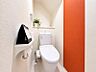 トイレ：【1階トイレ】ウォシュレット付きトイレで、毎日快適に使える清潔感のある空間です。