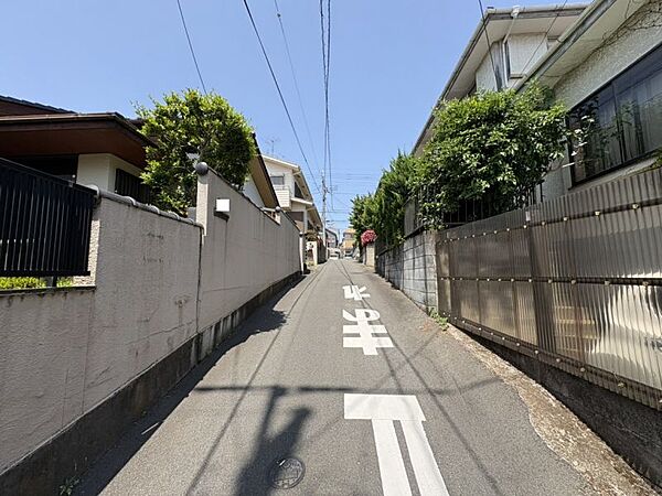徒歩10分圏内にコンビニ・スーパーがあり、日々のお買い物に困りません！