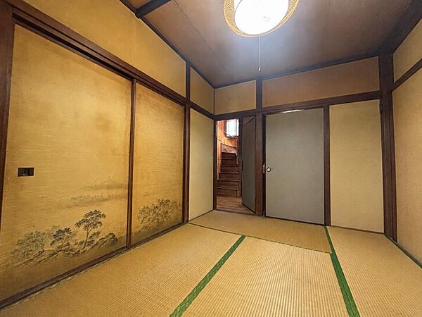 客間としても重宝する和室！畳の温かみはフローリングにはない良さですね♪