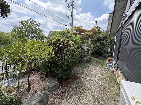 緑豊かなお庭がございます！四季の移ろいを楽しめる住空間です。
