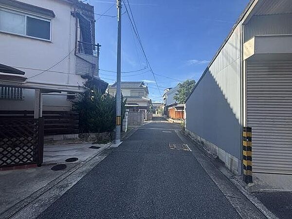 前面道路約4ｍで、住まいへの出入りもスムーズ。