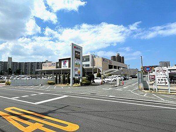万代上野芝店 徒歩13分。 980m