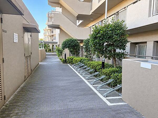 駐輪場※掲載写真は画像加工により自転車を消去しております。実際の現況とは異なりますので、あらかじめご了承ください。