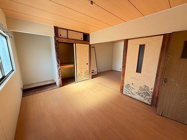 【2階部分】壁・床リフォーム履歴有！収納もございますので、居住空間を広くお使いいただけます♪