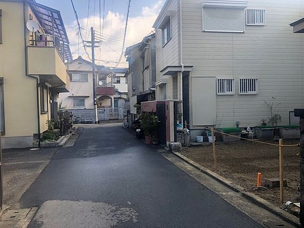 公道幅員約4.2ｍ　接面間口約5.7ｍ