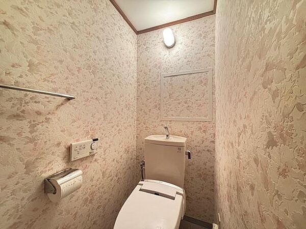 清潔感のある、使い勝手の良いトイレです。