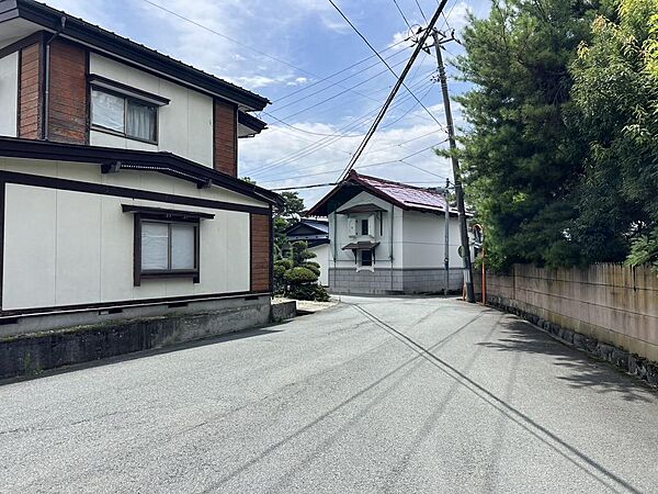 前面道路　西側
