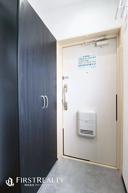 家族や来客をお出迎えする玄関は、家の顔と言っても過言ではありません。シンプルな仕様になっているので、お花などで自分好みにレイアウトしてみるのもいいですね♪