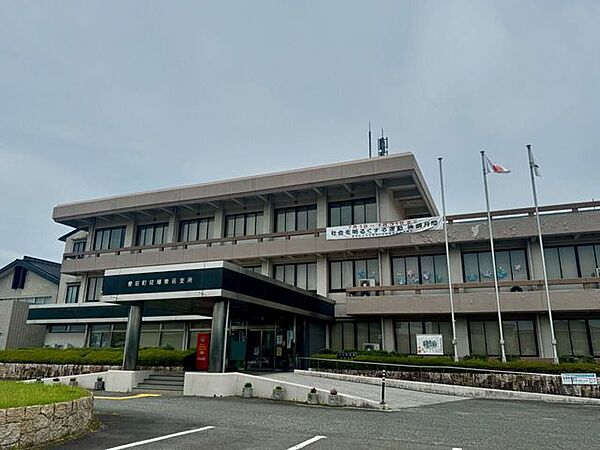 愛荘町役場秦荘支店 2450m