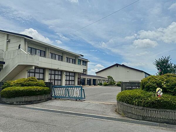 秦荘東小学校 1010m