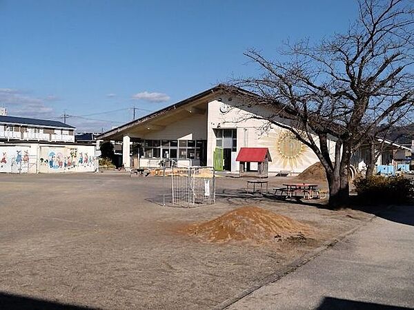 彦根市立佐和山幼稚園 820m