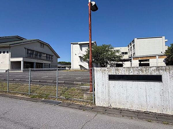 朝桜中学校 730m