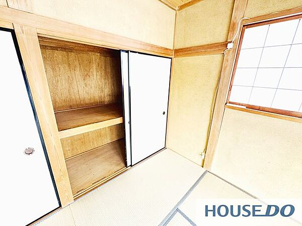 床の間を備えた和室です。来客をお迎えする部屋としてお使いいただけます。