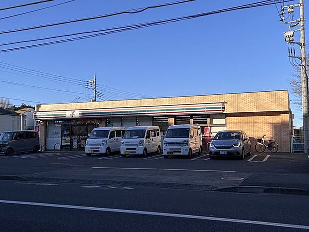 セブンイレブン小平武道館前店青梅街道に面しているコンビニです。大通りに面しておりアクセスがしやすく、ちょっとした買い物に便利です。 510m