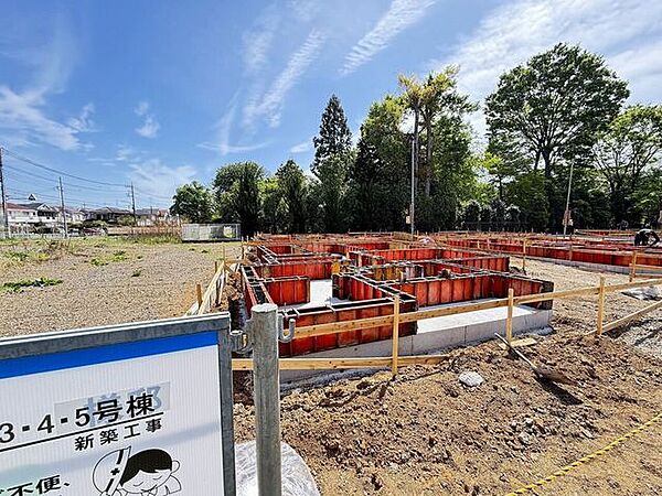 建築中ならではの現地の様子がわかります。完成後の住まいを想像しながらご覧いただけます。