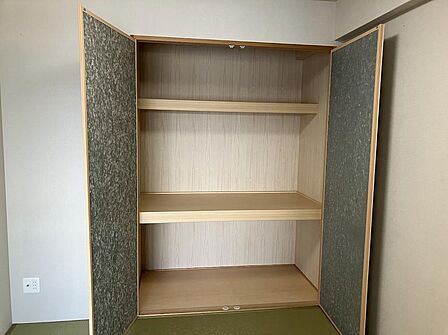 和室にある押入れです