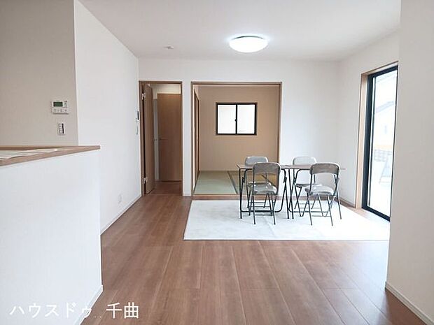 同型写真(リビング)