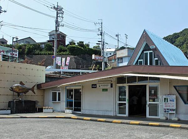 最寄りの伊豆稲取駅(約1.3km)