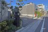 駐車場：駐車場の出入り口
