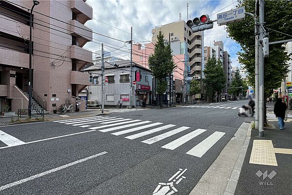 敷地北側の前面道路