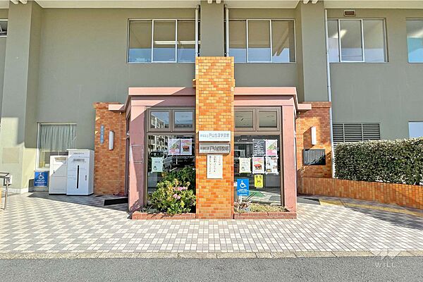 戸山図書館の外観